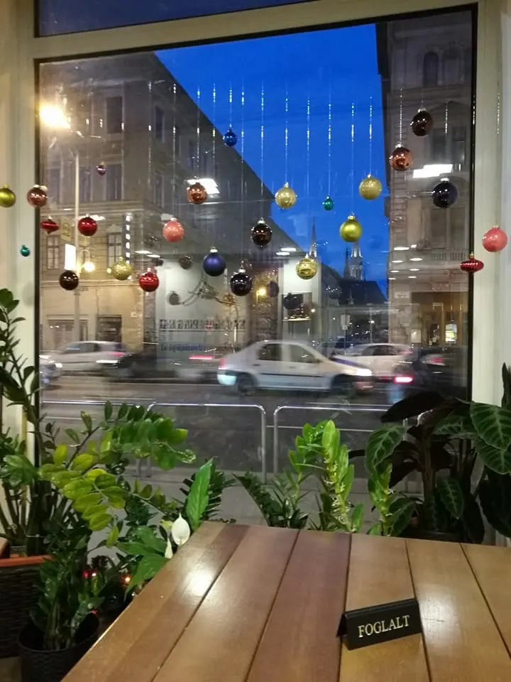 Kao Niaw Ping Kai Restaurant