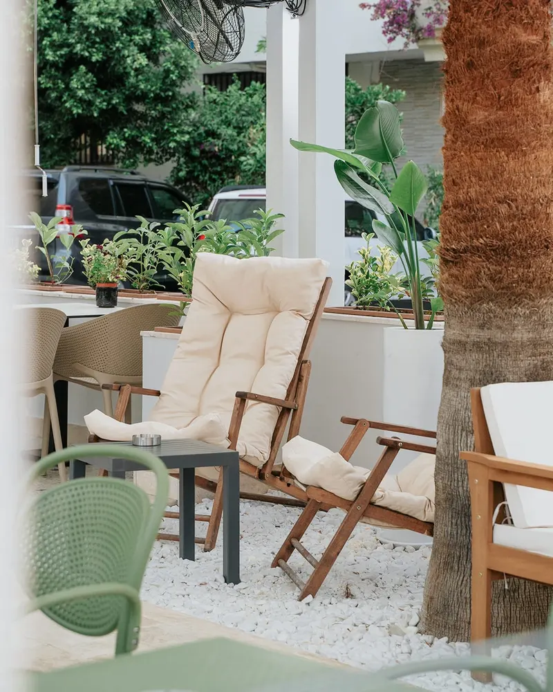 Peramis Coffee Shop in Güzeloba, Antalya