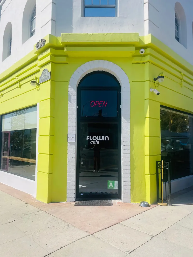 Flowin Cafe in Fairfax District, Los Angeles