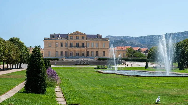 Museum of the Decorative Arts, Fashion and Ceramics