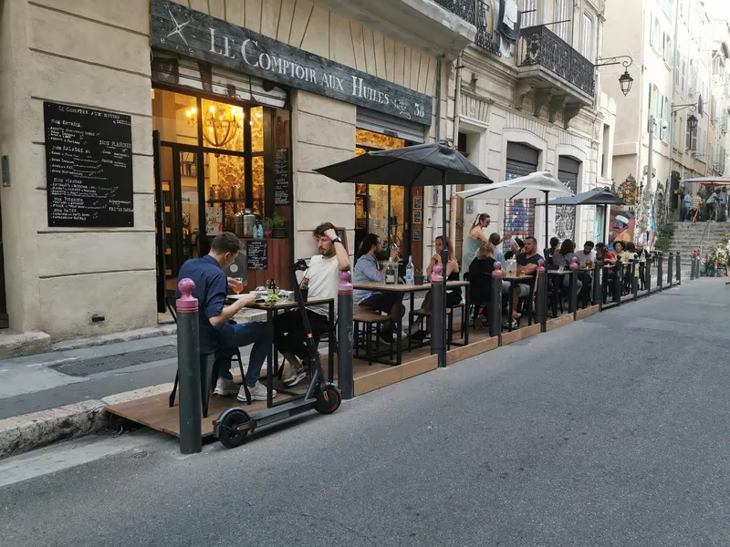 Le comptoir aux huiles by Delucce