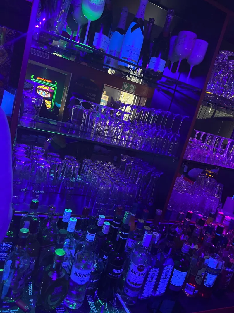 Schatziii Bar
