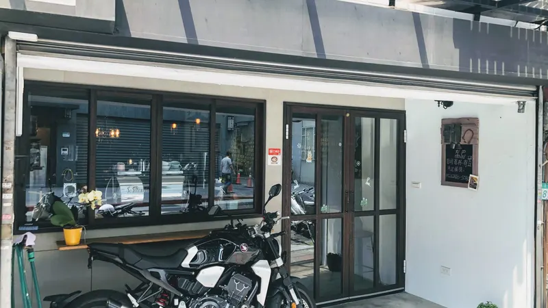 左巴咖啡館(自家烘焙熟豆販售、手沖咖啡館)