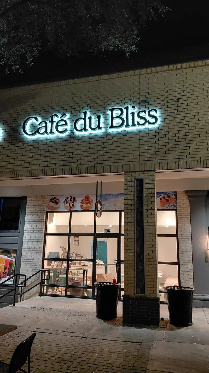 Cafe du Bliss in Arboretum, Austin