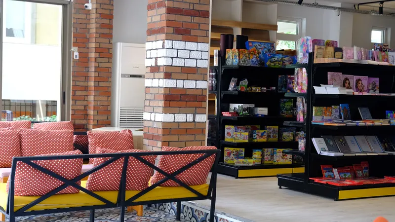 jiraf coffee & book