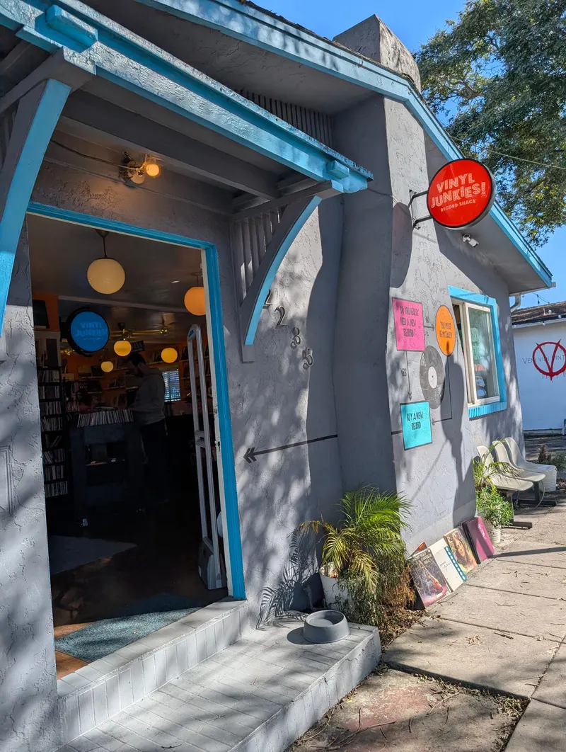 Vinyl Junkies Record shack in San Pasqual Valley, San Diego
