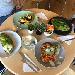 E-Street Café