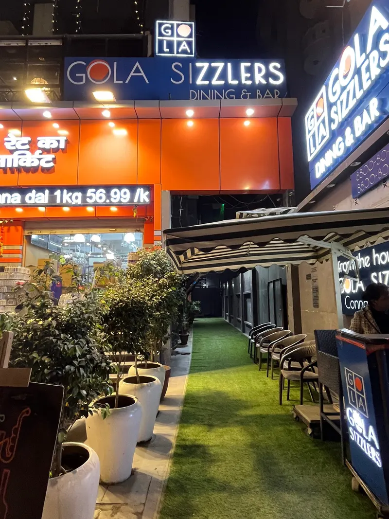 Gola Sizzlers Preet Vihar- Luxury dining and party hall in PREET VIHAR, Delhi