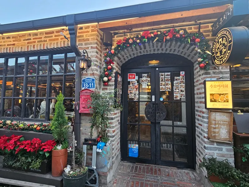 Zio Cucina Ikseon in Gahoe-dong, Seoul
