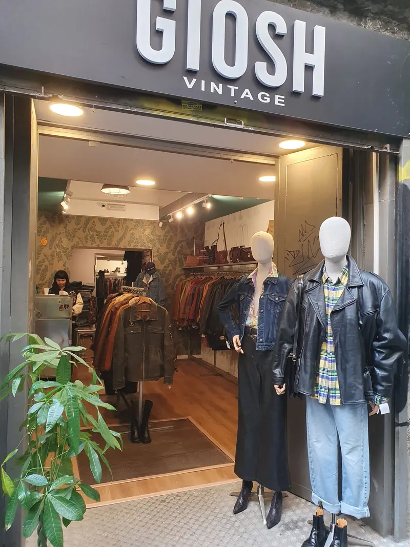 Giosh Vintage in San Giuseppe, Naples