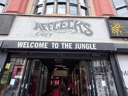 Afflecks