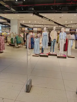 Avani Riverside Mall