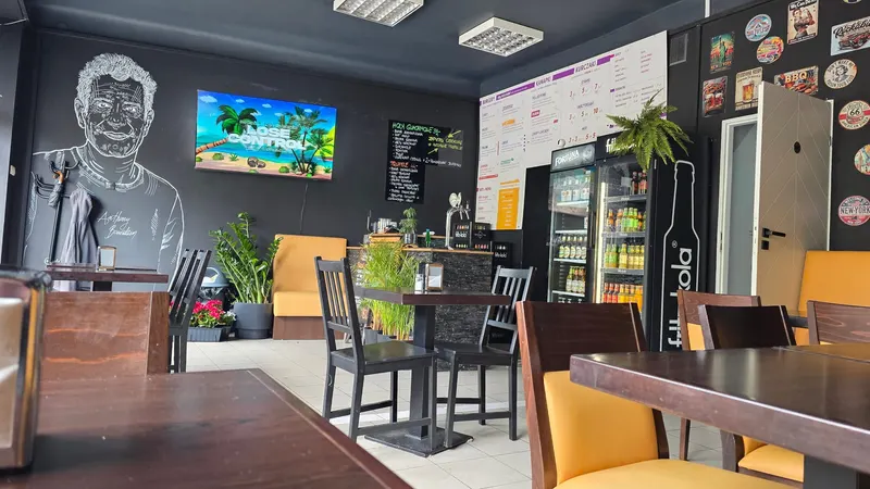 Street Dreams Burgers & Wings in Kamionek, Warsaw