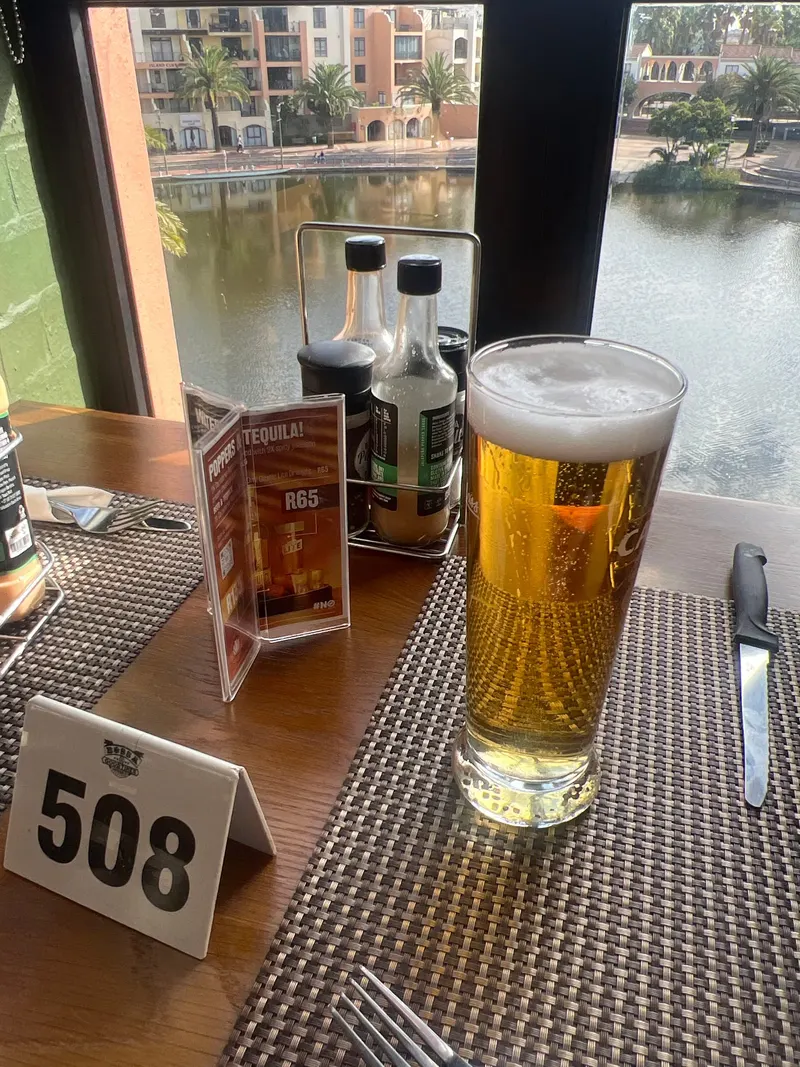 Bossa Canal Walk