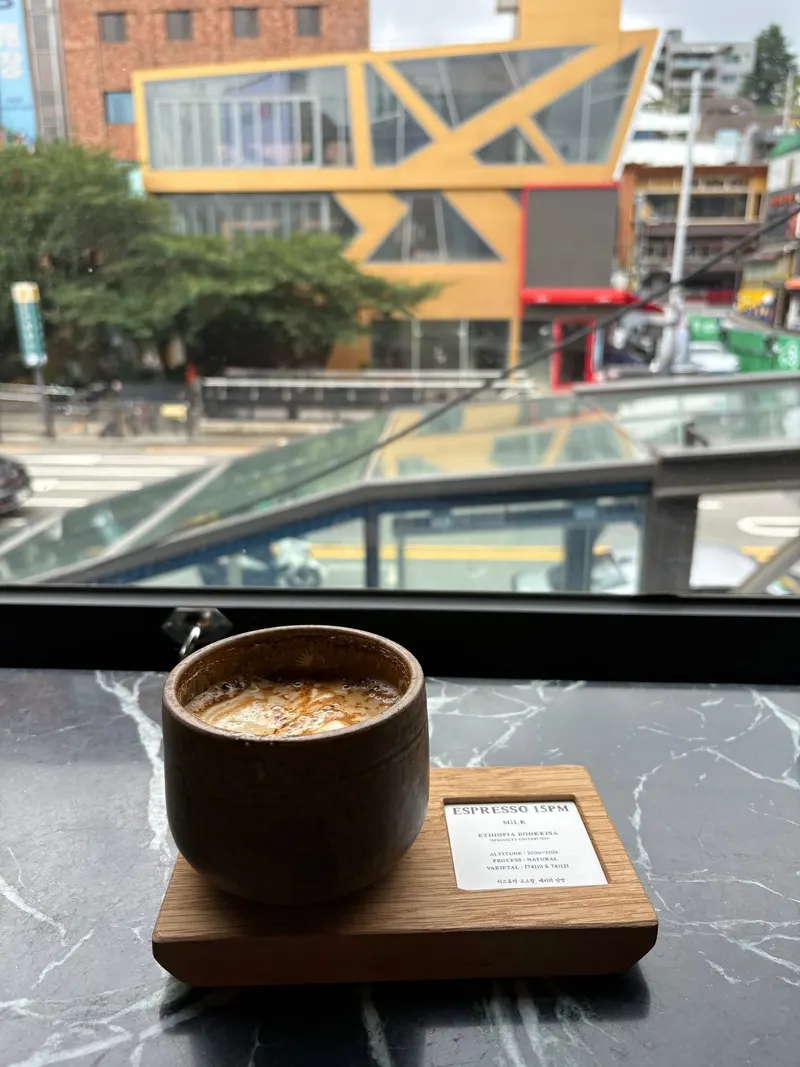 Hit Coffee Roasters Itaewon Branch in Itaewon-dong, Seoul