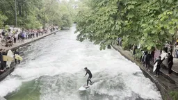 Englischer Garten and Eisbach wave