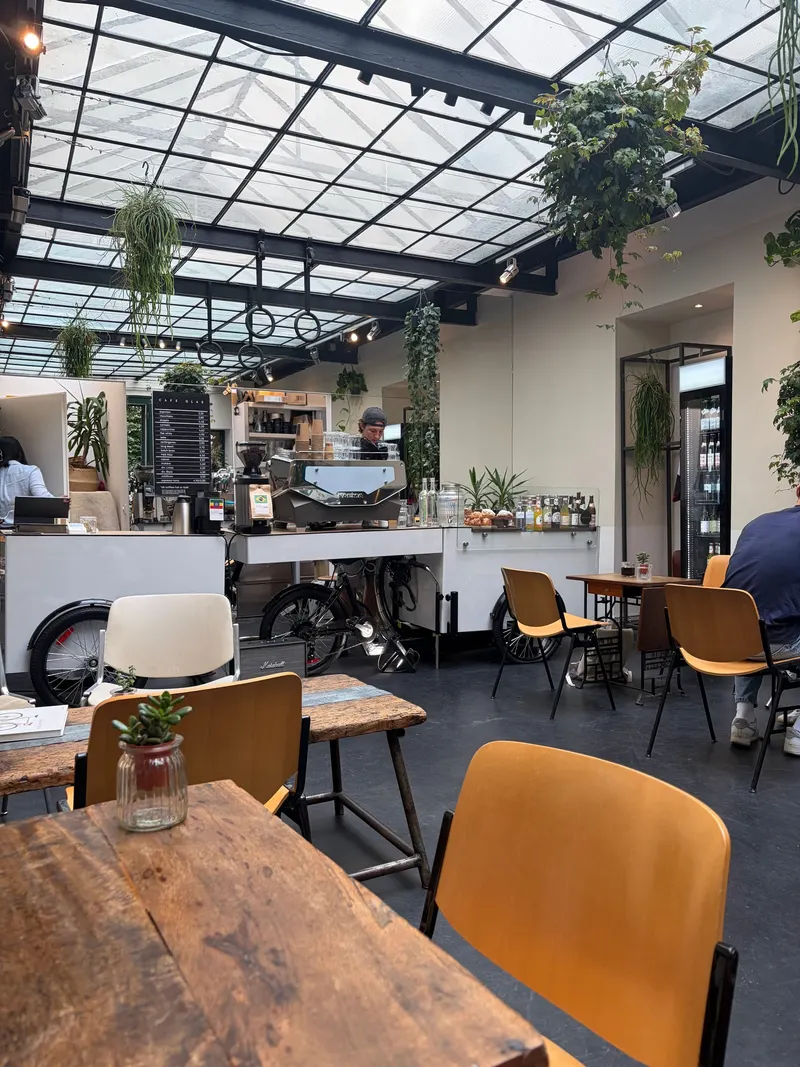 CAFE GLAS