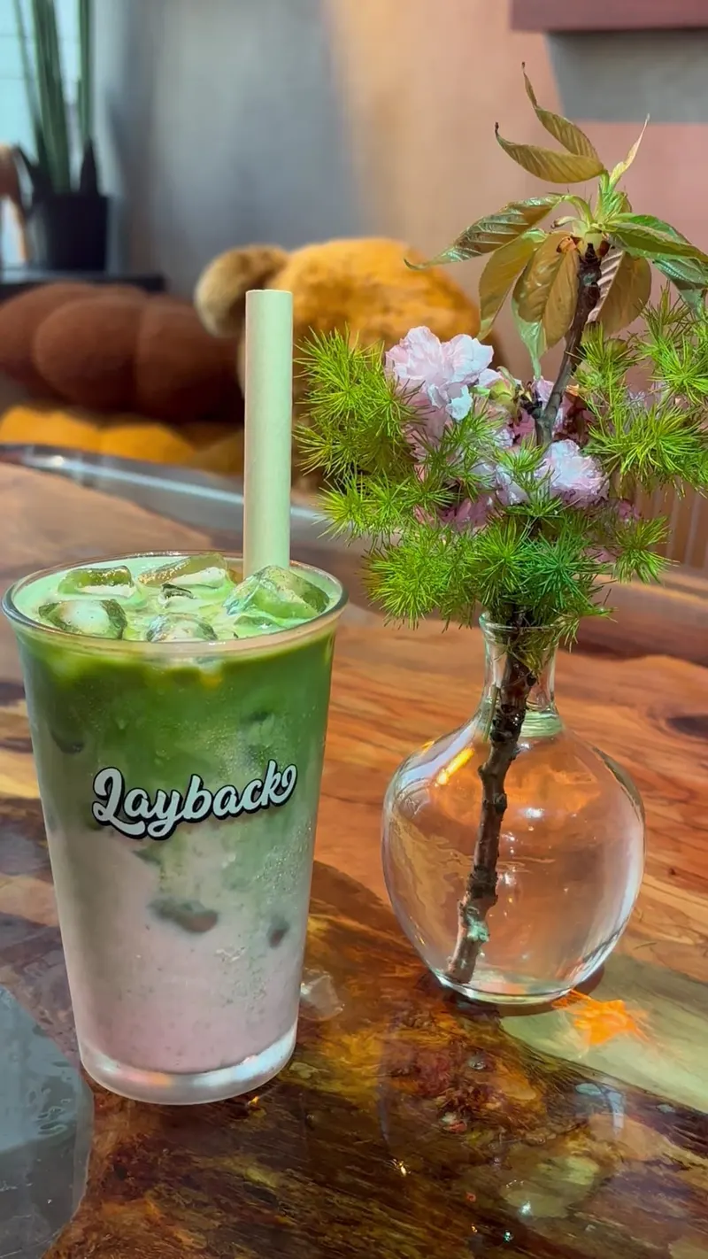 layback cafe & bar