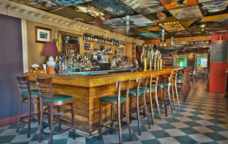 Guthries Tavern
