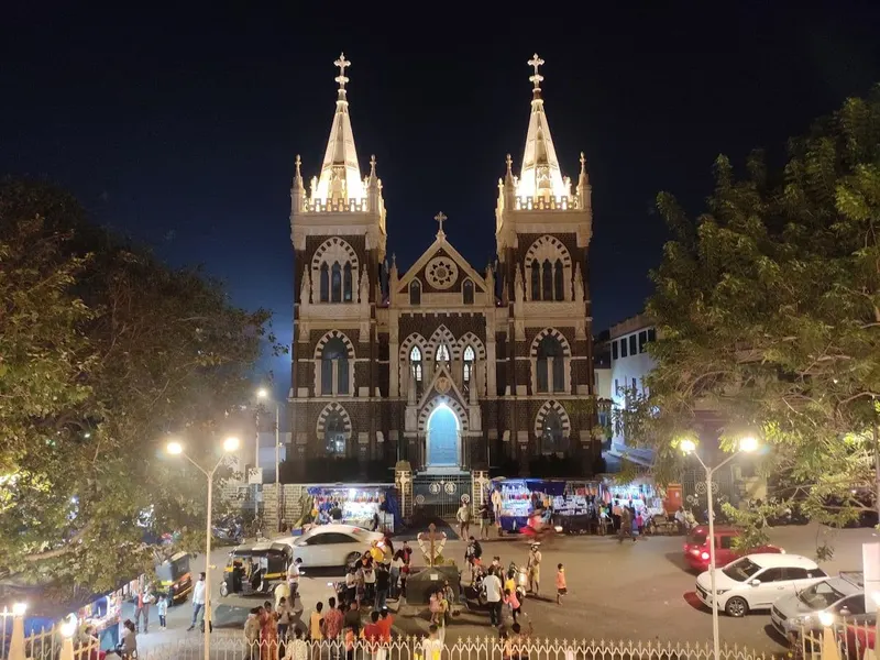 Bandra Bandstand & Mount Mary Basilica in Mumbai