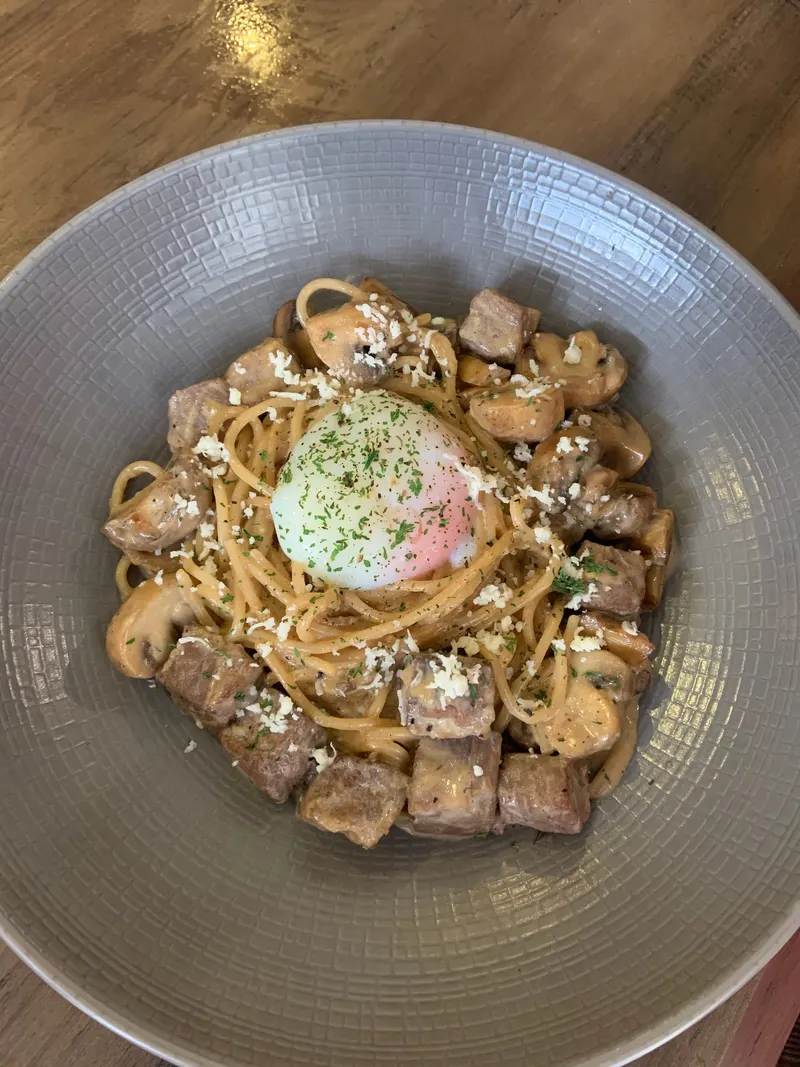 Blau Eatery & Coffee - Kelapa Gading