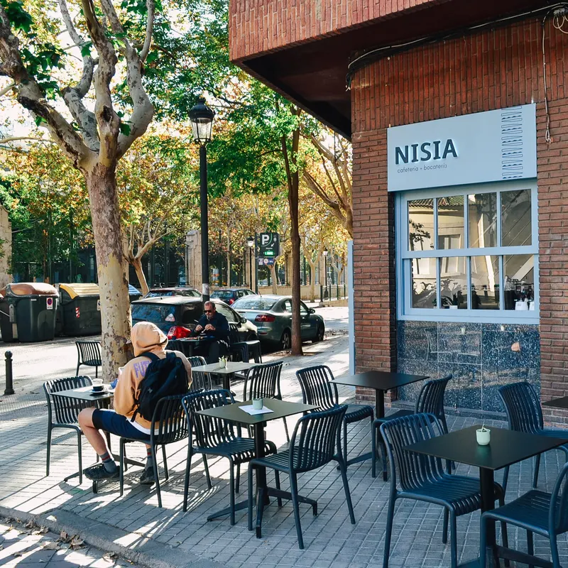 Nisia Cafetería y Bocatería