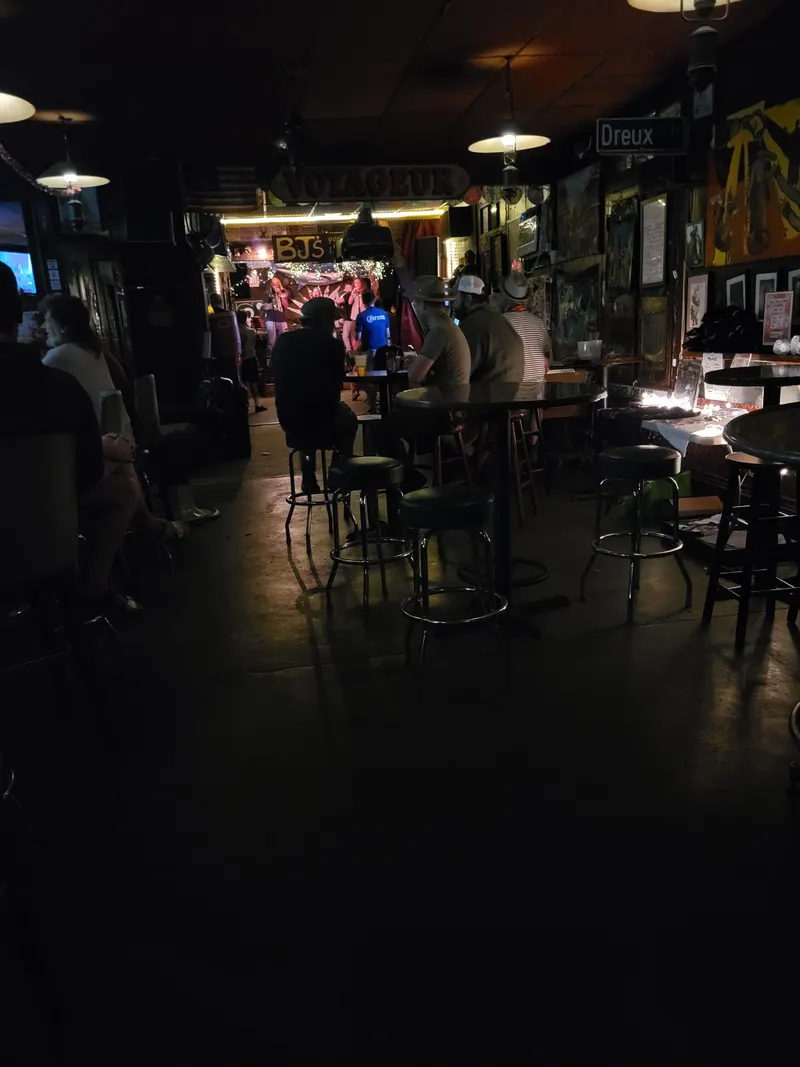 B J's Lounge