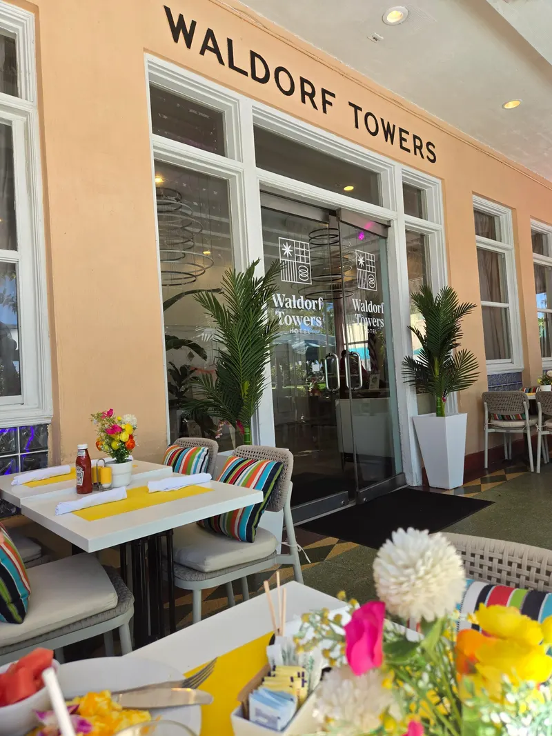 Icon Beach Cafe