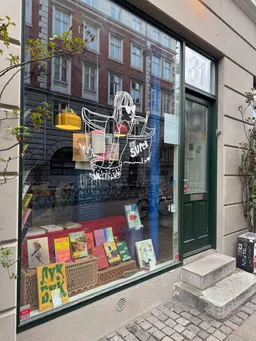 SUPeR bookstore