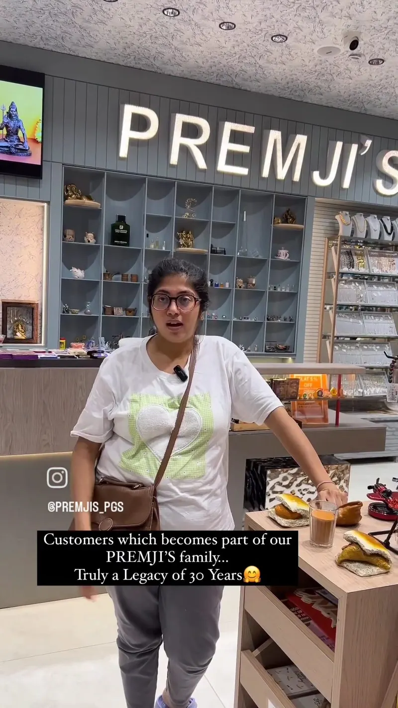 Premjis Gifts Store Borivali Mumbai- Home Decor, Exclusive Corporate Gifting, Brass Idols, Water Fountain, Flower Vase