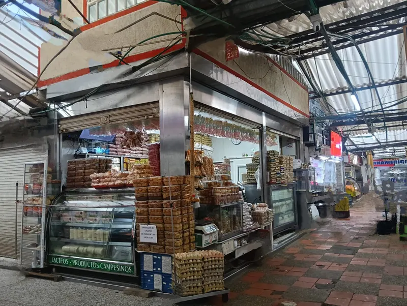 Market Plaza Las Flores
