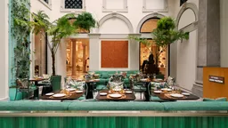 Da Vittorio Café Louis Vuitton