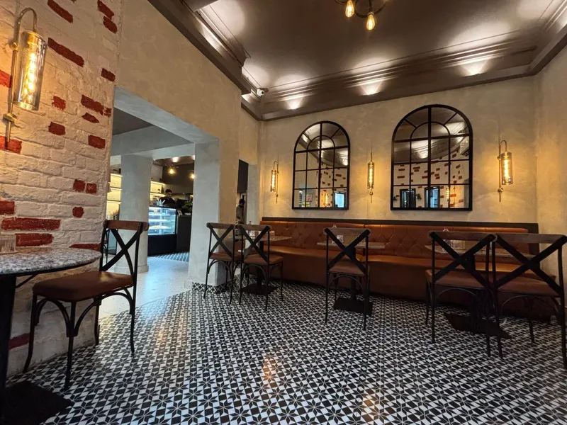 Cafe De Lema in Hindustan Park, Kolkata