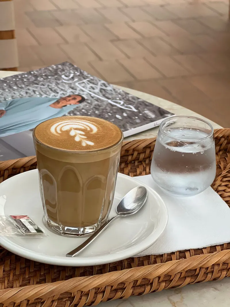 Parallel Cafe in Baţīn, Abu Dhabi