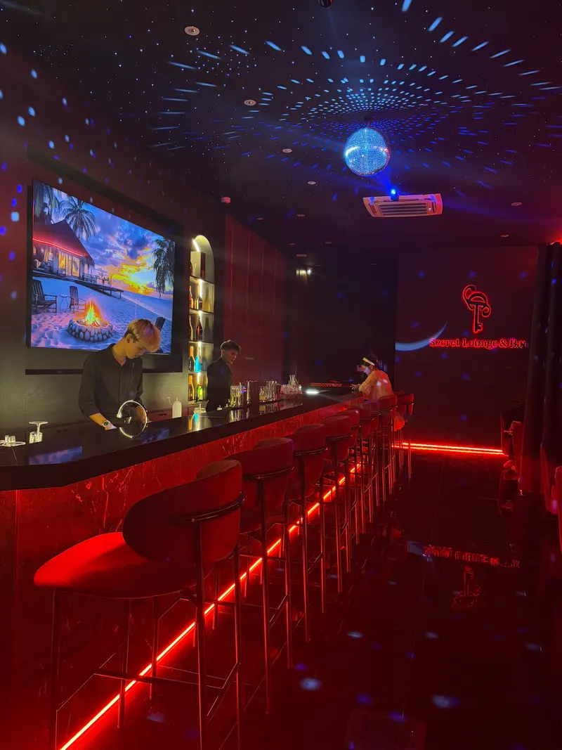 Secret Lounge & Bar in Phường An Hải Bắc, Da Nang