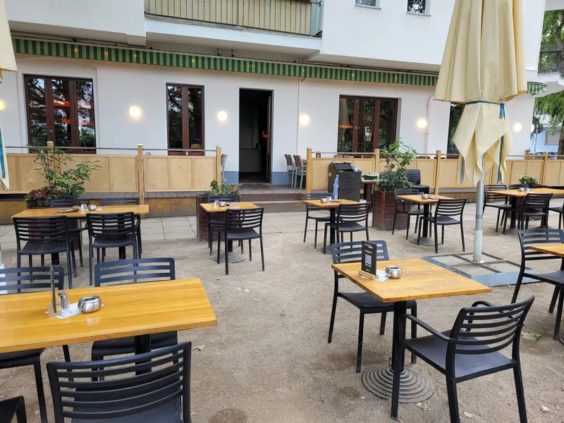 Schnitzelei in Otto-Suhr-Allee, Berlin