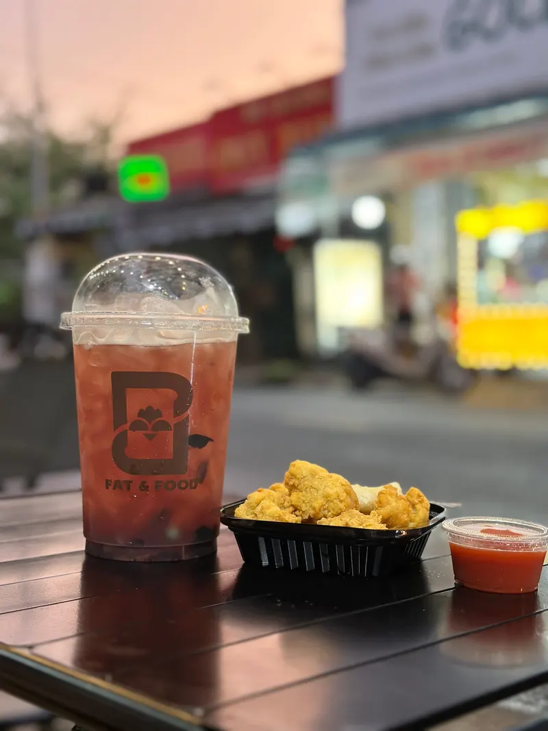 FAT & FOOD Trà và Gà sốt - Tân Phú