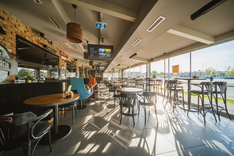 Ožujsko Pub Maksi in Maksimir, Zagreb