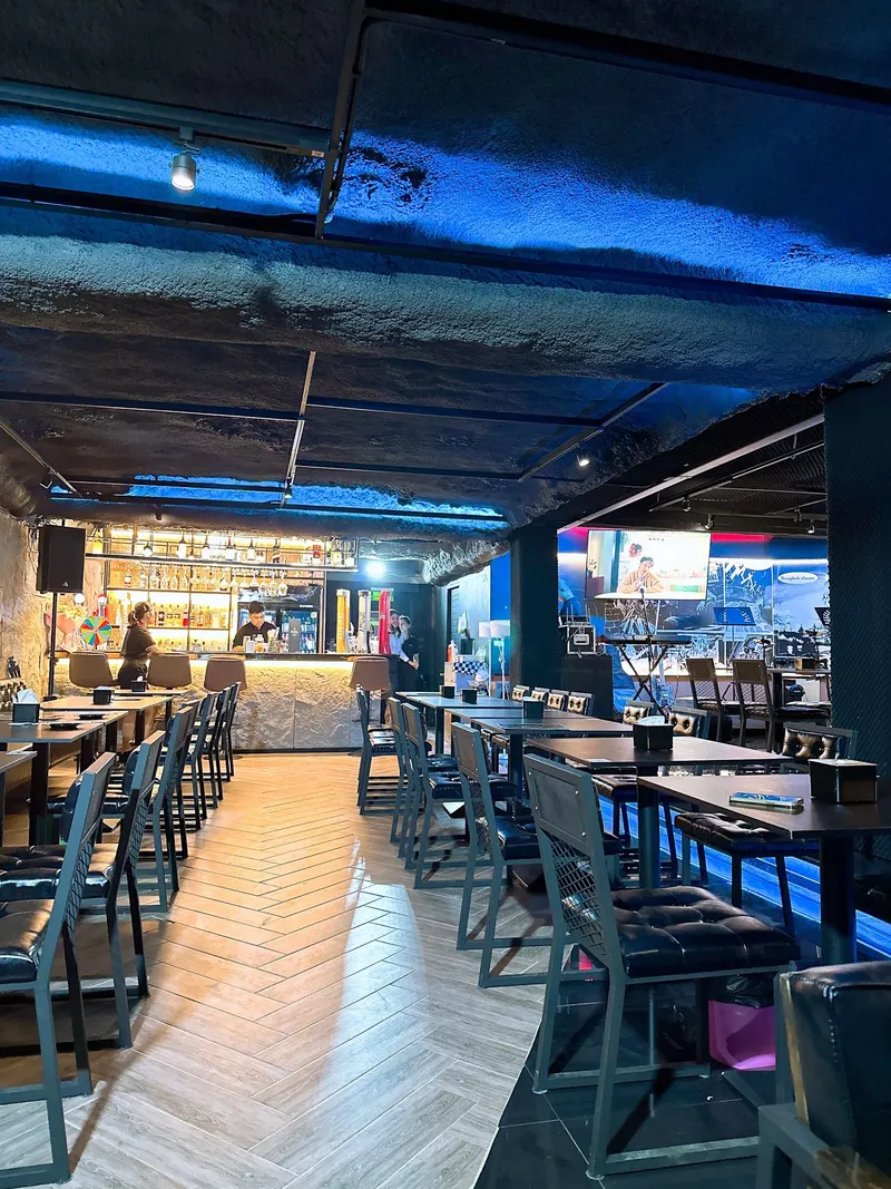JarGyi Bar & Restaurant