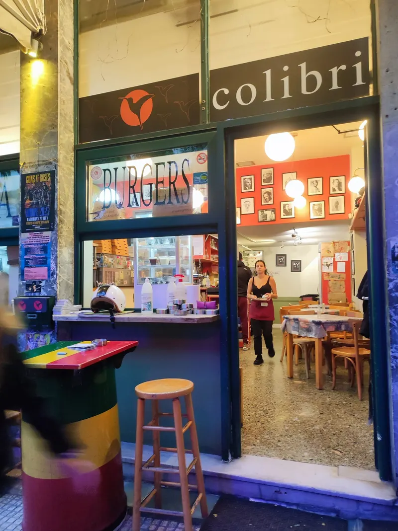 Colibri in Stadio, Athens