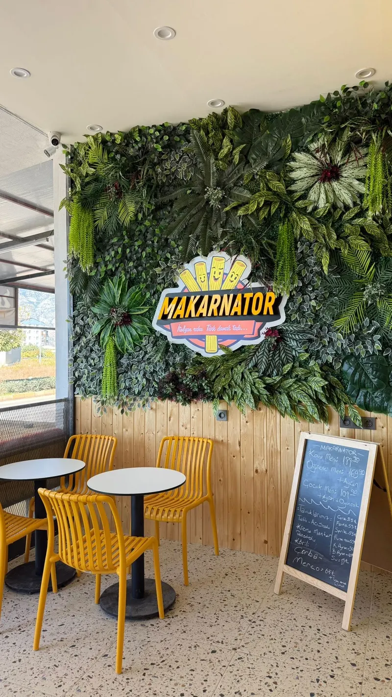 MAKARNATOR