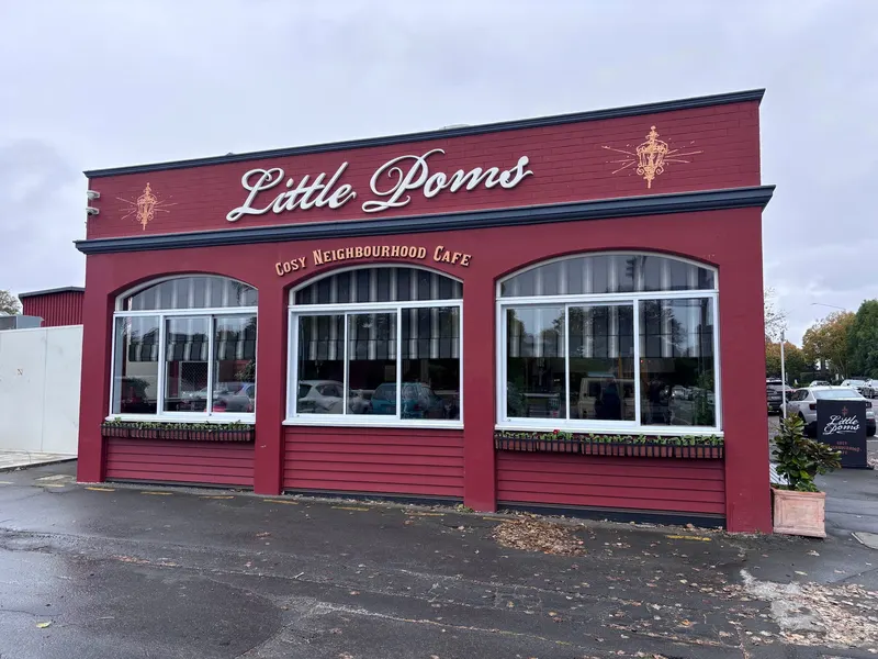 Little Poms cafe