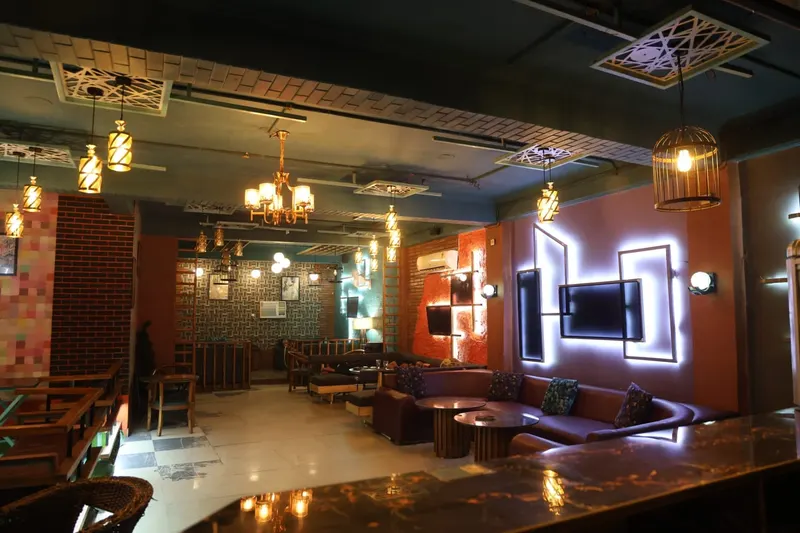 Old door cafe lounge and Hooka