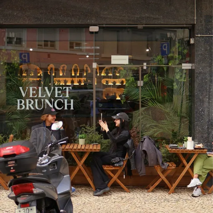 Velvet Brunch in Estefania, Lisbon