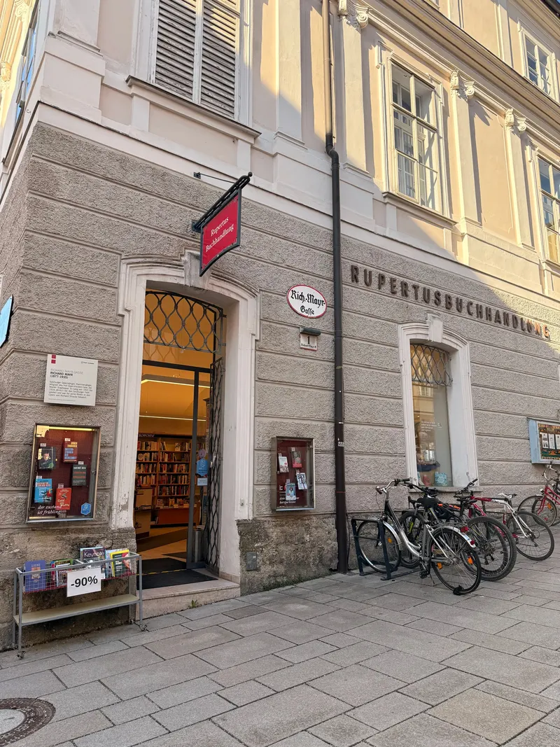 Rupertus Buchhandlung in Altstadt, Salzburg