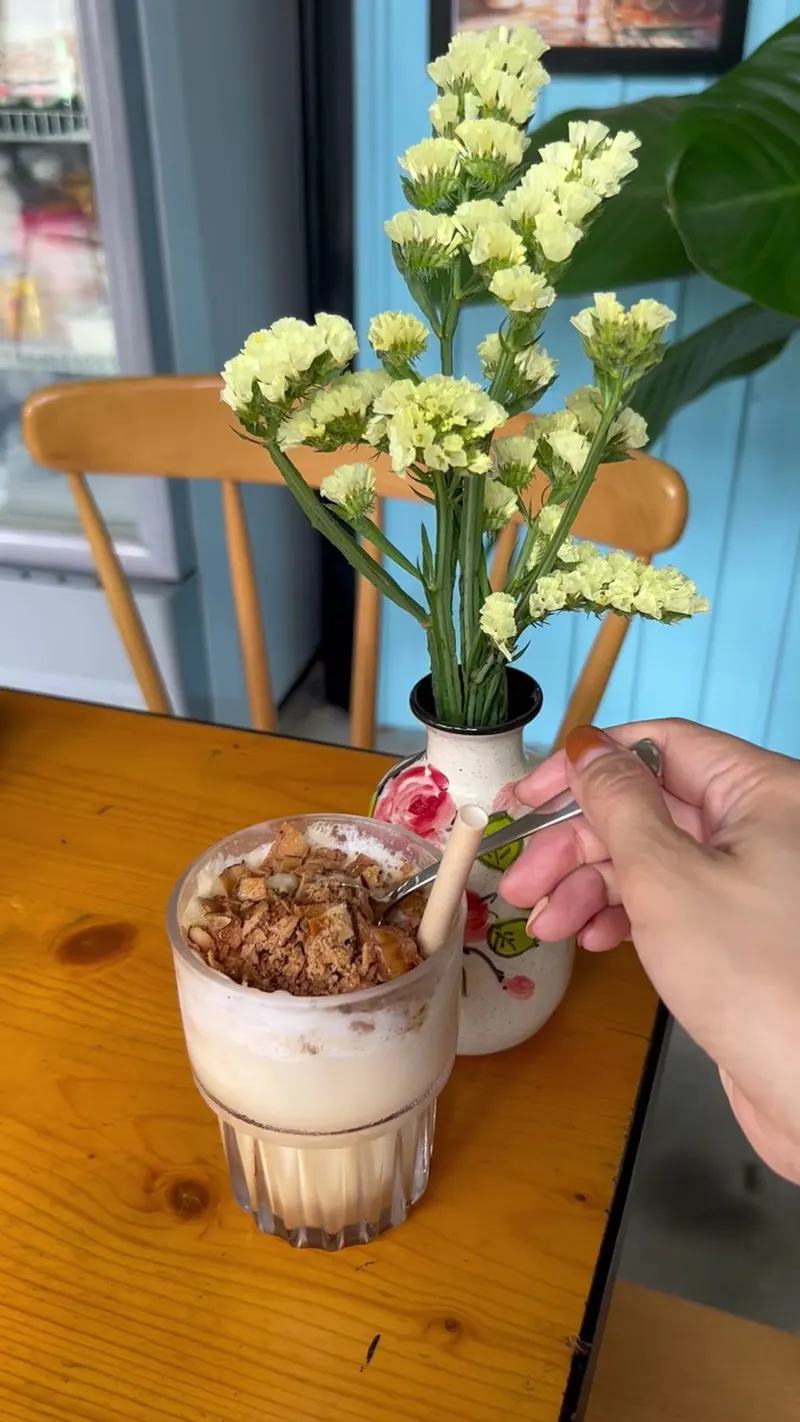 HAPPY Coffee & Breakfast