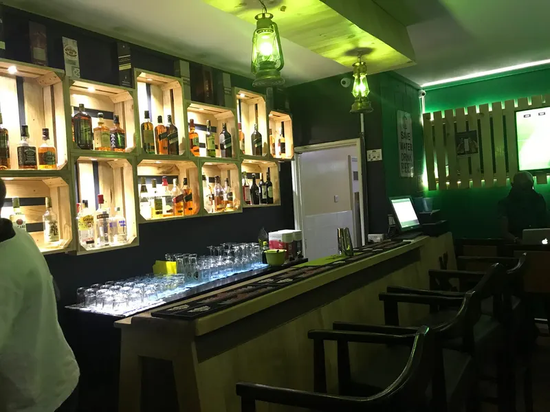 Cahoots Pub