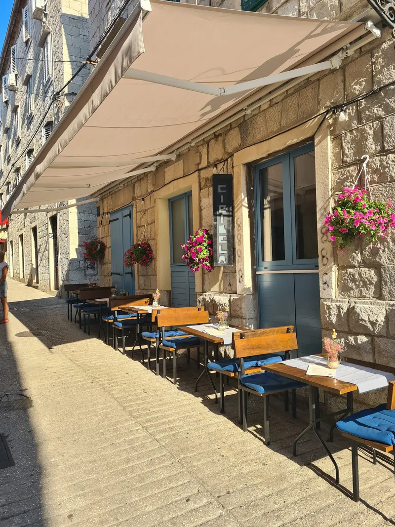 Cicibela food and wine bar (SPLIT)