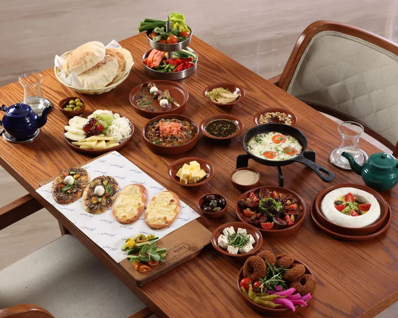 Loris Restaurant