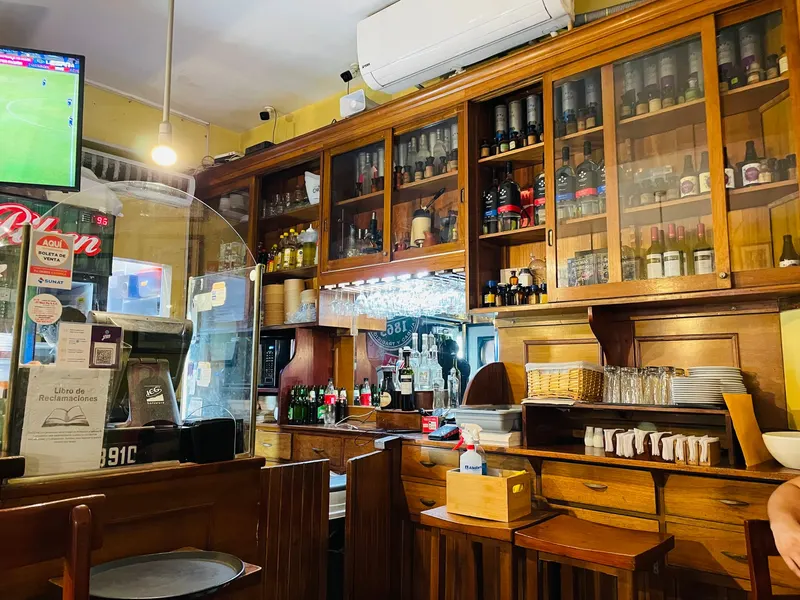 LA BOTICA BAR
